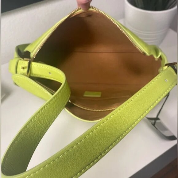 NWT MCM Aren Flap Hobo Bag in Embossed Monogram Leather - Picture 15 of 15